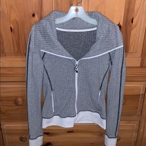 Size 6 fitted grey Lululemon jacket